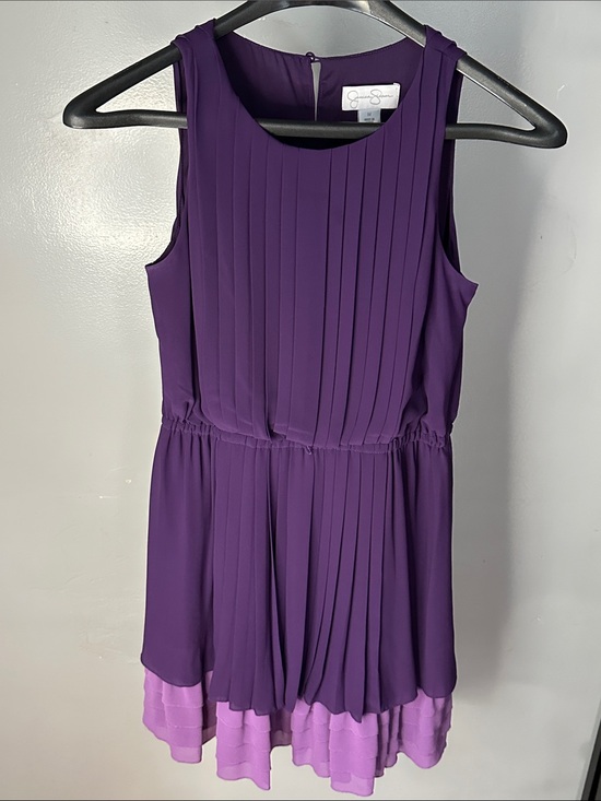 Jessica Simpson Dresses & Skirts - Jessica Simpson Two-Tone Purple Pleated Sleeveless Dress